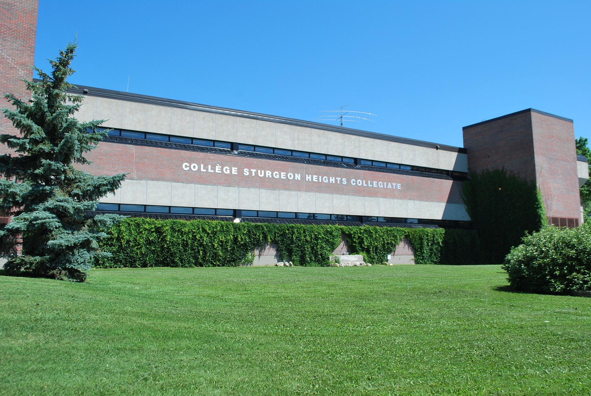 Sturgeon Heights Collegiate.jpg