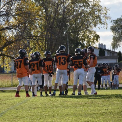 huddle2_square.jpg